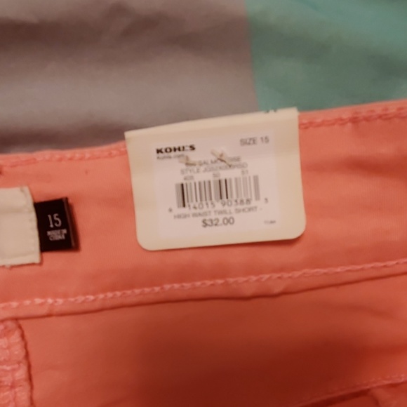 Light pink/peach shorts - Picture 2 of 3